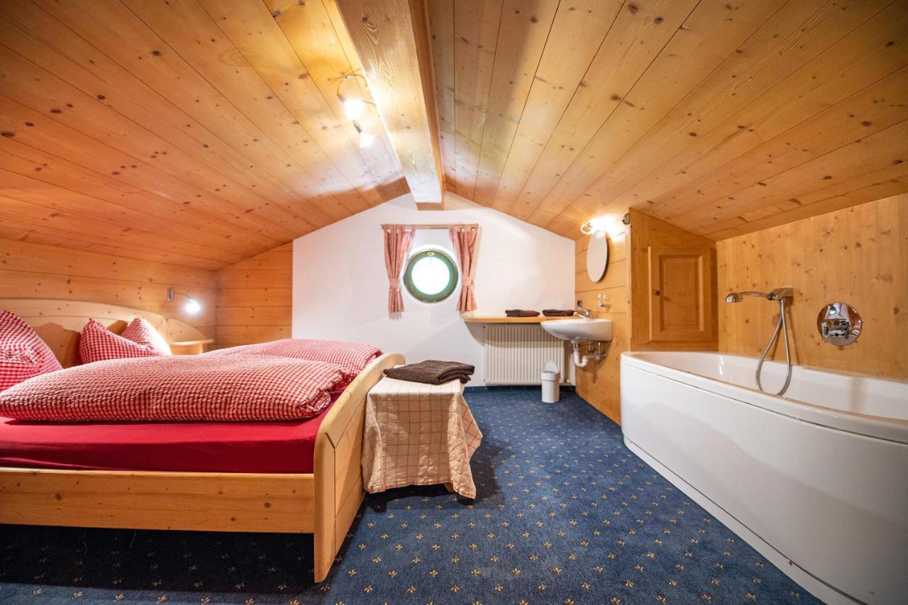 Agriturismo Apartments Tuene Ortisei Extérieur photo