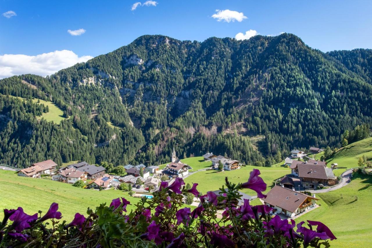 Agriturismo Apartments Tuene Ortisei Extérieur photo