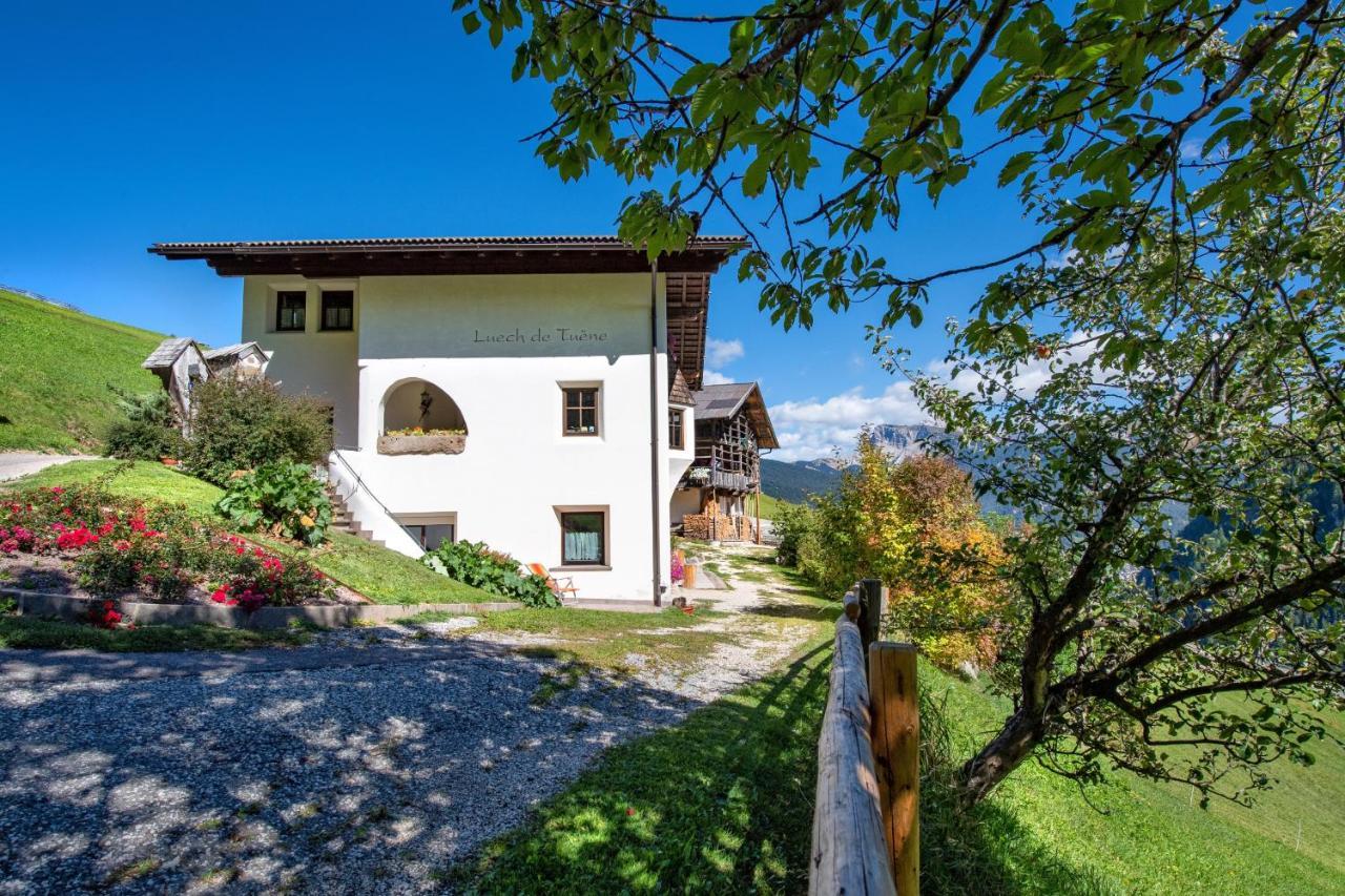 Agriturismo Apartments Tuene Ortisei Extérieur photo