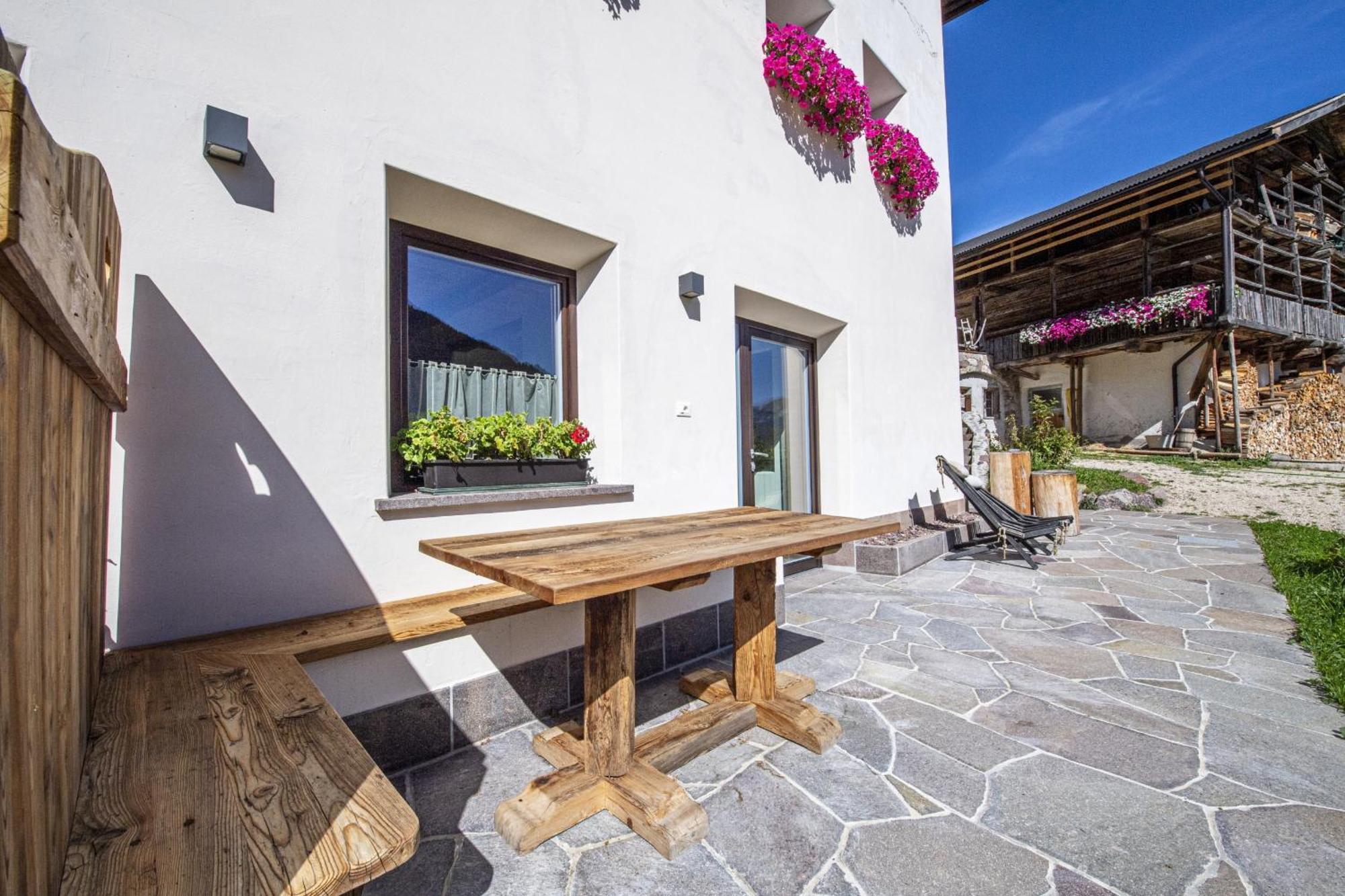 Agriturismo Apartments Tuene Ortisei Extérieur photo