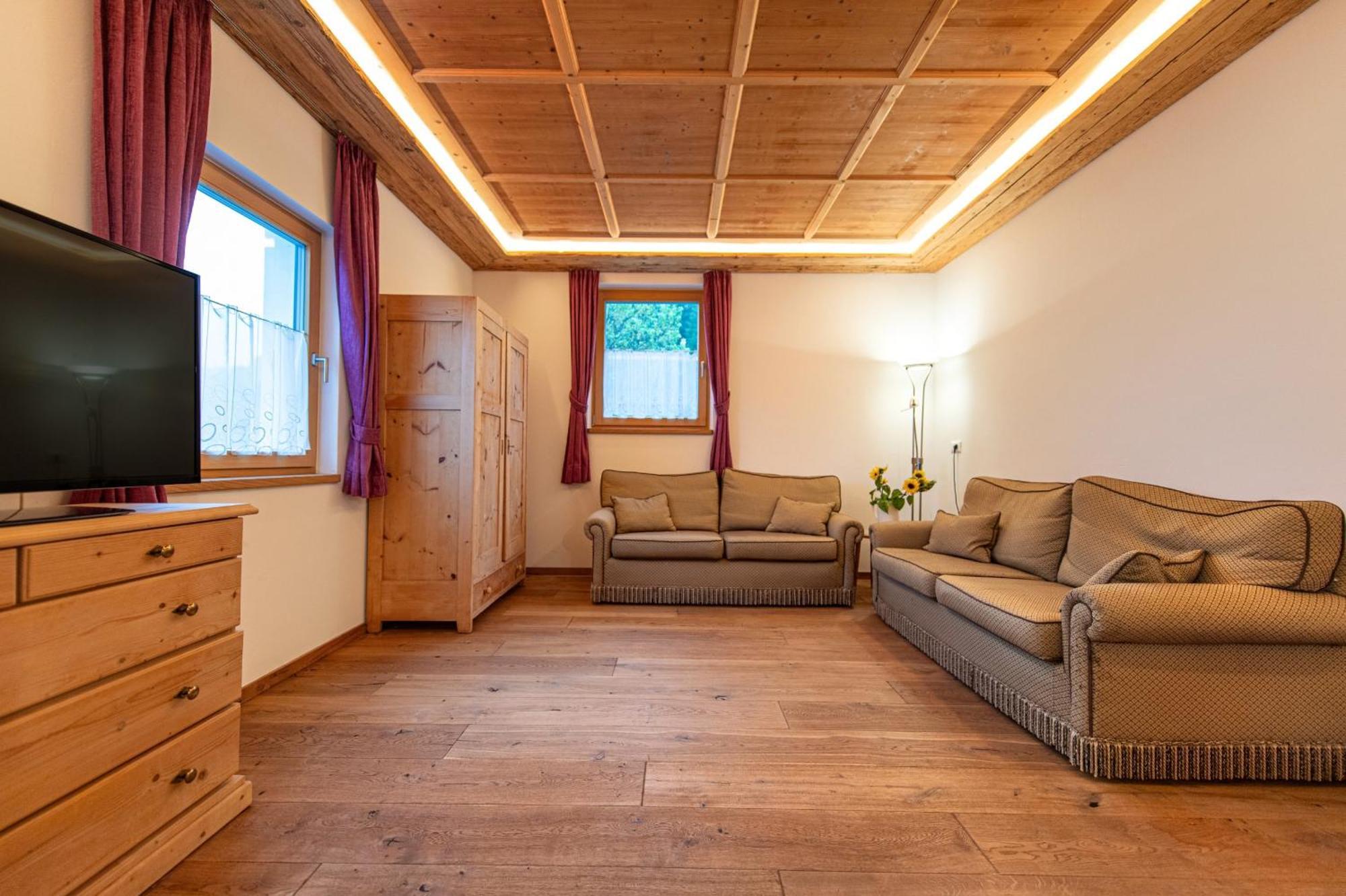 Agriturismo Apartments Tuene Ortisei Extérieur photo